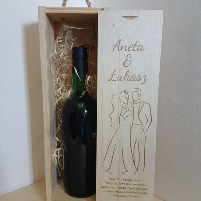 Personalizowana skrzynka na alkohol, na wino prezent na ślub - MŁODA PARA