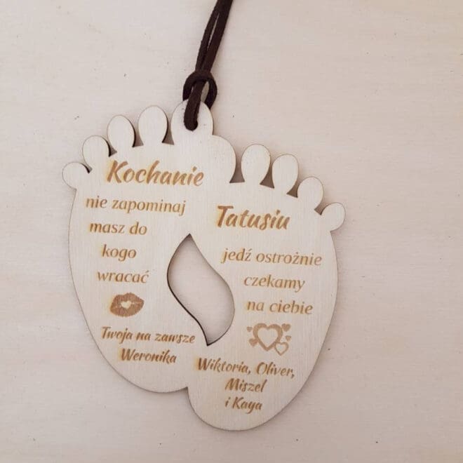 Personalizowana zawieszka do auta stópki dla taty i ukochanego