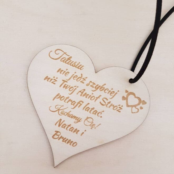 Personalizowana zawieszka do auta w kształcie serca dla taty