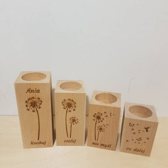 ZESTAW 4 GRAWEROWANYCH ŚWIECZNIKÓW