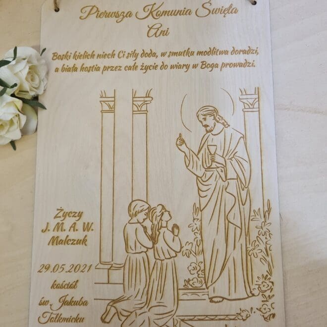 Personalizowana Pamiątka Pierwszej Komunii Świętej Tabliczka drewniana z grawerem "Klęczące dzieci"