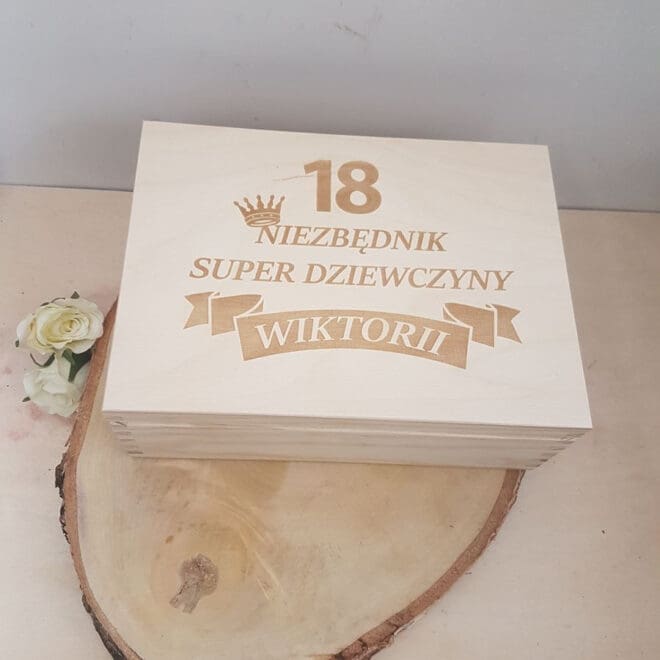 Szkatułka "NIEZBĘDNIK SUPER DZIEWDZYNY" Prezent dla dziewczyny na 18 urodziny z grawerem