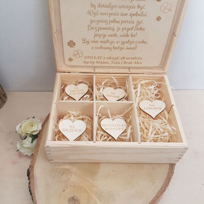 Szkatułka "NIEZBĘDNIK SUPER DZIEWDZYNY" Prezent dla dziewczyny na 18 urodziny z grawerem