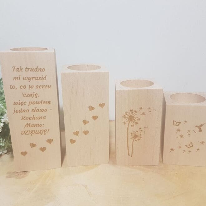 ZESTAW 4 GRAWEROWANYCH ŚWIECZNIKÓW DLA MAMY LUB RODZICÓW