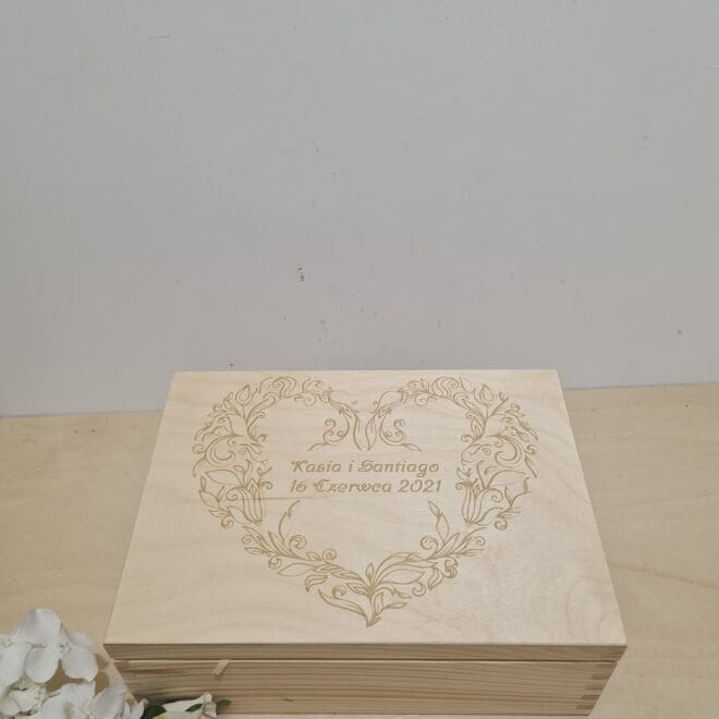 Drewniana skrzynka na ślub - SERCE