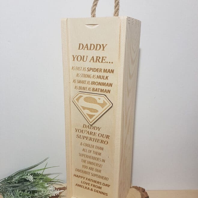 PERSONALIZOWANA SKRZYNKA NA ALKOHOL "SUPERHERO" w języku angielskim