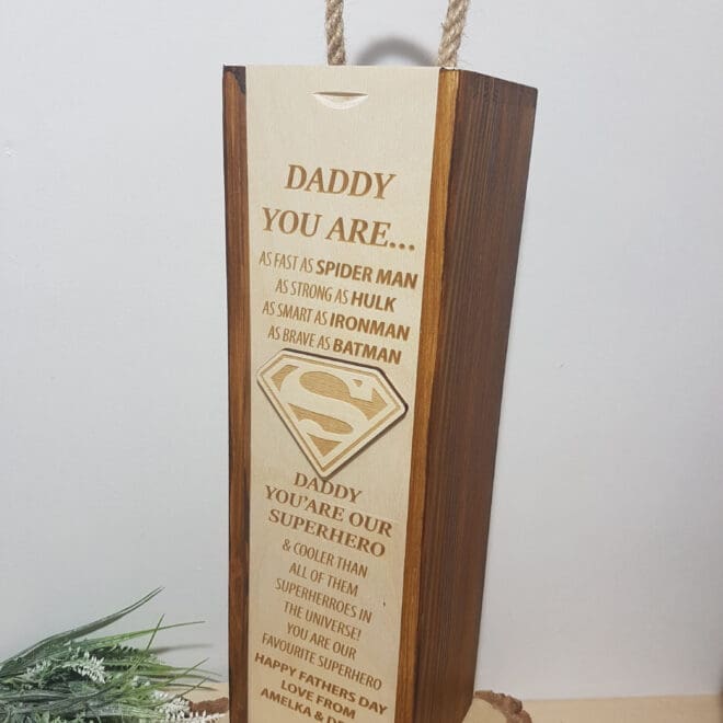 PERSONALIZOWANA SKRZYNKA NA ALKOHOL "SUPERHERO" w języku angielskim