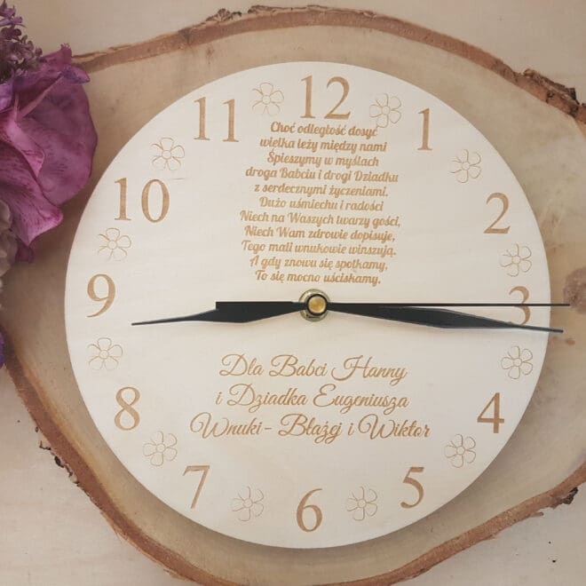 DREWNIANY ZEGAR ŚCIENNY Z GRAWEREM DLA DZIADKÓW "Choć odległość dość wielka leży mędzy nami..."