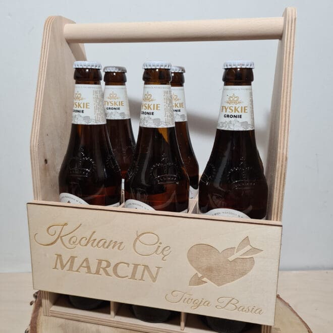 NOSIDEŁKO NA PIWO Z GRAWEREM NA WALENTYNKI "KOCHAM CIĘ"