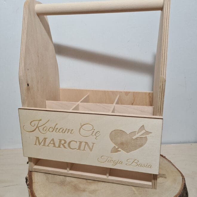 NOSIDEŁKO NA PIWO Z GRAWEREM NA WALENTYNKI "KOCHAM CIĘ"