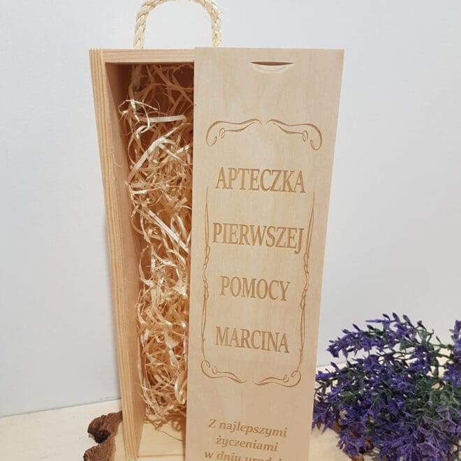 PERSONALIZOWANA SKRZYNKA NA ALKOHOL "APTECZKA PIERWSZEJ POMOCY"