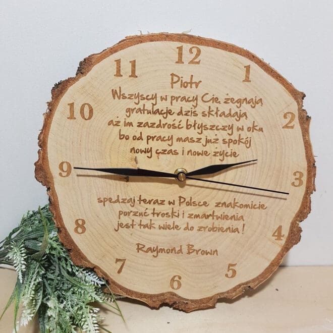 Drewniany zegar ścienny na plastrze brzozy Prezent na odejście z pracy
