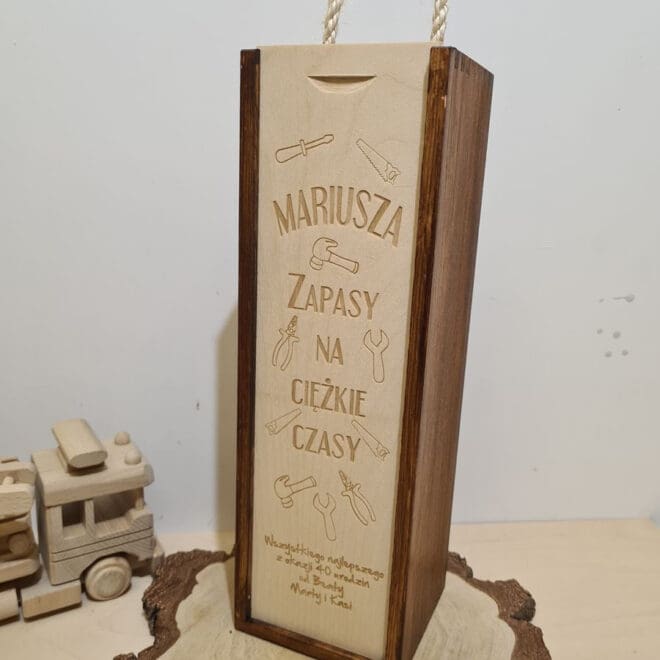 PERSONALIZOWANA SKRZYNKA NA ALKOHOL "DLA MAJSTERKOWICZA"
