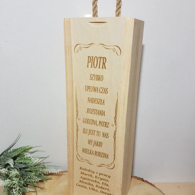 Personalizowana skrzynka na alkohol prezent na odejście z pracy "SZYBKO UPŁYWA CZAS"