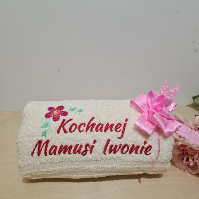 RĘCZNIK KĄPIELOWY Z HAFTEM DLA MAMA "Kochanej Mamie"