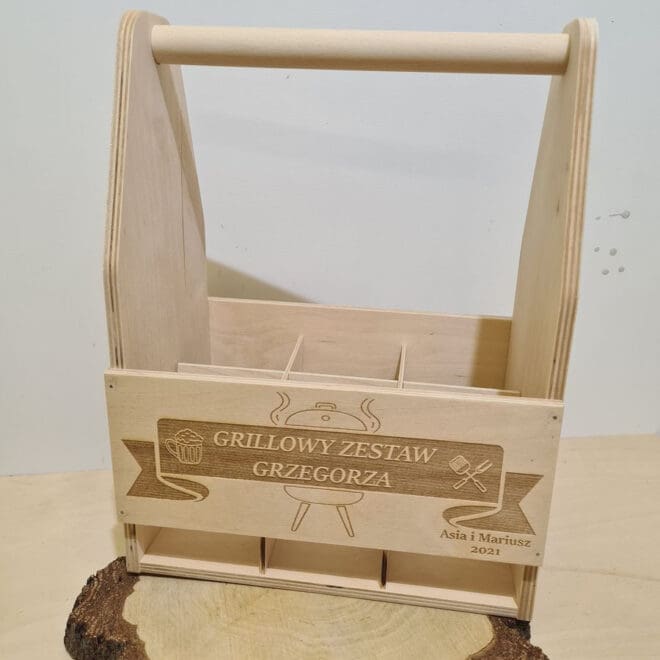 NOSIDEŁKO NA PIWO Z GRAWEREM "ZESTAW GRILLOWY"