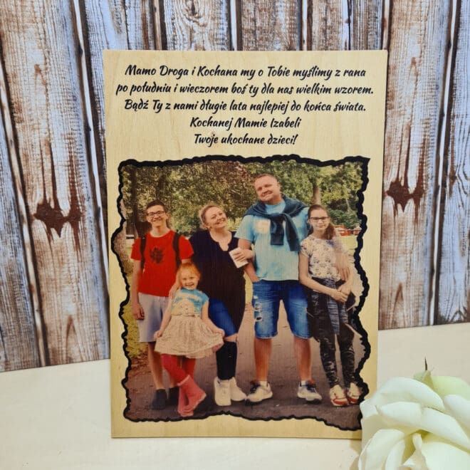 ZDJĘCIE NA DREWNIE Z DEDYKACJĄ PREZENT DLA MAMY