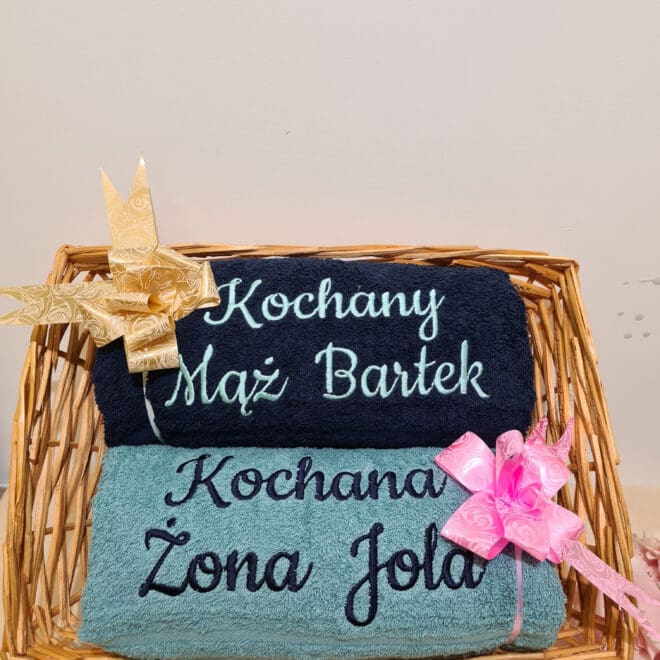 Zestaw dwóch ręczników kąpielowych z haftem prezent z okazji ślubu oraz rocznicy
