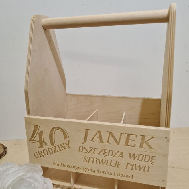 NOSIDEŁKO NA PIWO Z GRAWEREM "OSZCZĘDZA WODĘ SERWUJE PIWO"