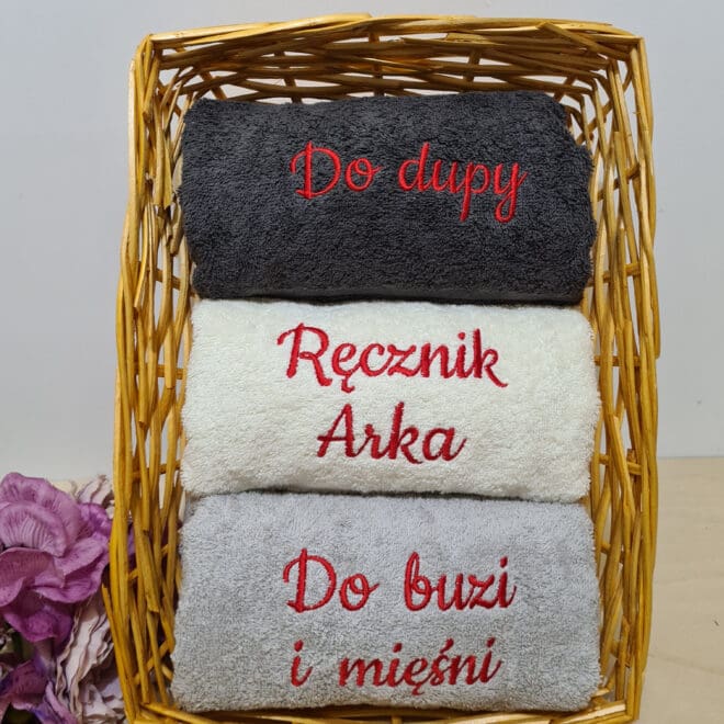 ZESTAW TRZECH RĘCZNIKÓW Z HAFTEM "Do buzi i mięśni, Do dupy, Ręcznik..."