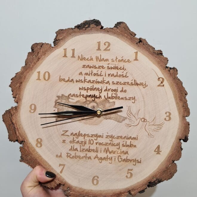 Drewniany zegar ścienny na plastrze brzozy prezent z okazji Rocznicy Ślubu