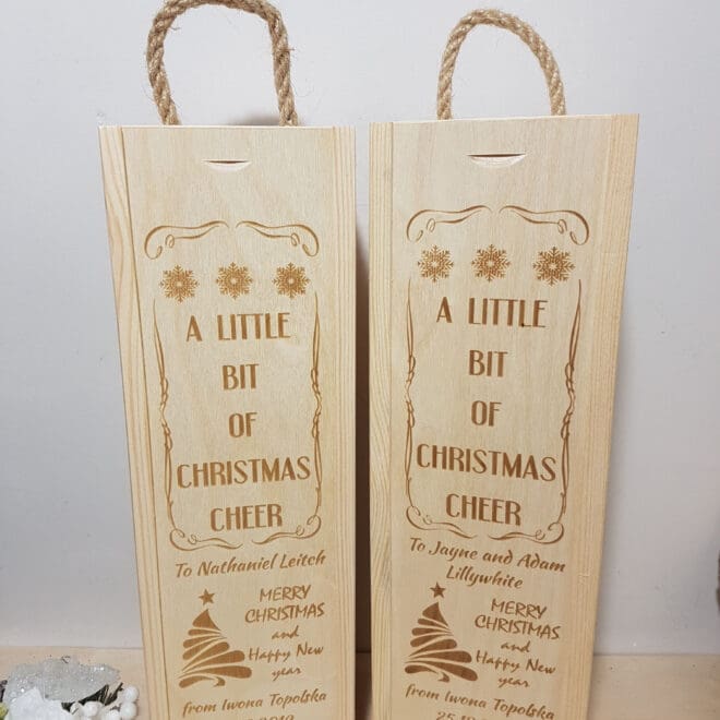 Personalizowana skrzynka na alkohol Prezent z okazji Świąt "A little bit of Christmas cheers"
