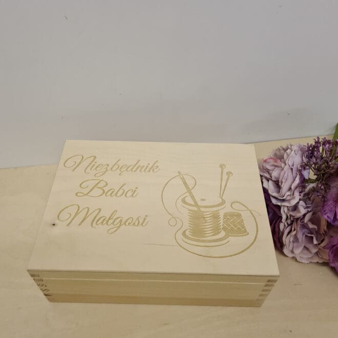 Niezbędnik skrzynka na nici PREZENT NA DZIEŃ BABCI