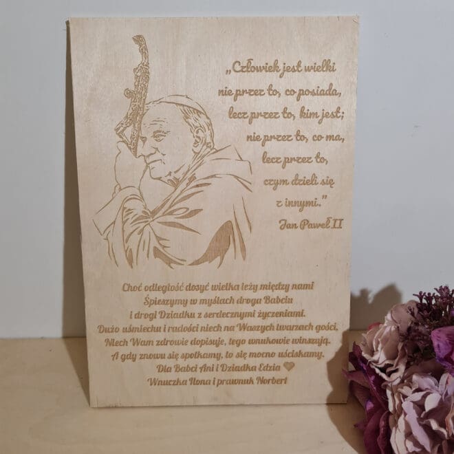 GRAWEROWANA TABLICZKA Z JANEM PAWŁEM II "Dla Babci, Dziadka, Dziadków"