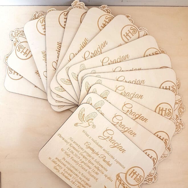 ZAPROSZENIE DREWNIANE komunijne personalizowane "IHS"