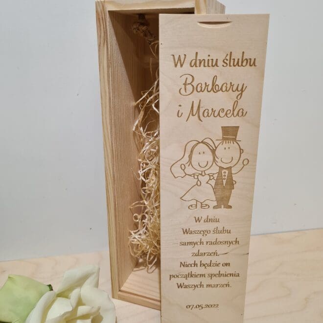 Personalizowana skrzynka na alkohol, na wino prezent na ślub - W dniu ślubu