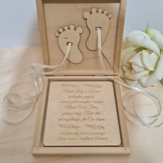 DREWNIANE PUDEŁKO NA PIENIĄDZE, DREWNIANA KOPERTA PAMIĄTKA CHRZTU śWIĘTEGO "SKRZYDŁA"