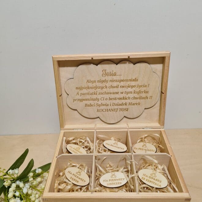 Kuferek wspomnień dla dziecka Drewniana skrzynka