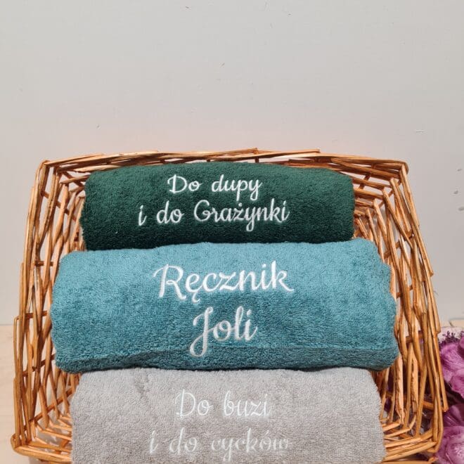 TRZY RĘCZNIKI Z HAFTEM ZESTAW 2 RĘCZNIKI DO RĄK I 1 KĄPIELOWY "Do buzi, Do dupy, Ręcznik..."
