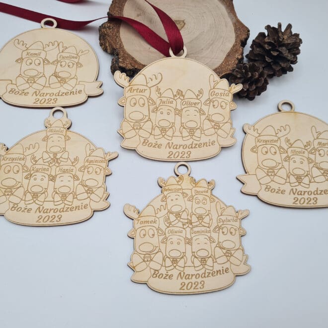 Drewniana bombka, zawieszka choinkowa z z IMIONAMI całej rodziny - RENIFERY