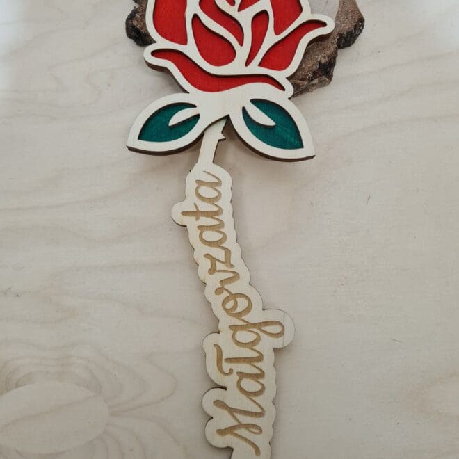 Drewniana RÓŻA z imieniem