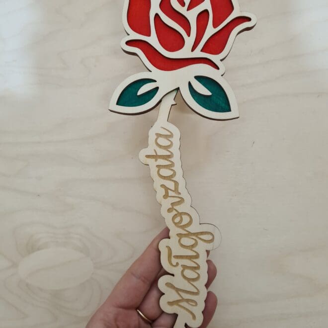 Drewniana RÓŻA z imieniem