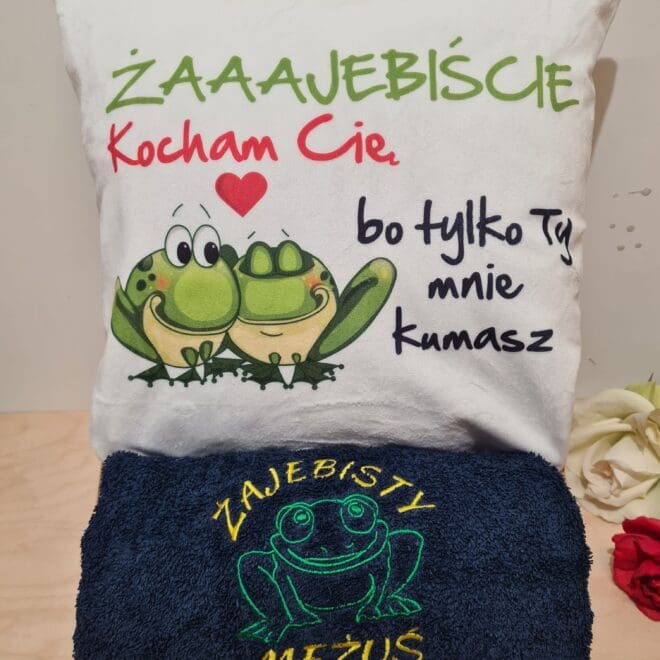 Zestaw Poduszka z nadrukiem i ręcznik kąpielowy - Żabka