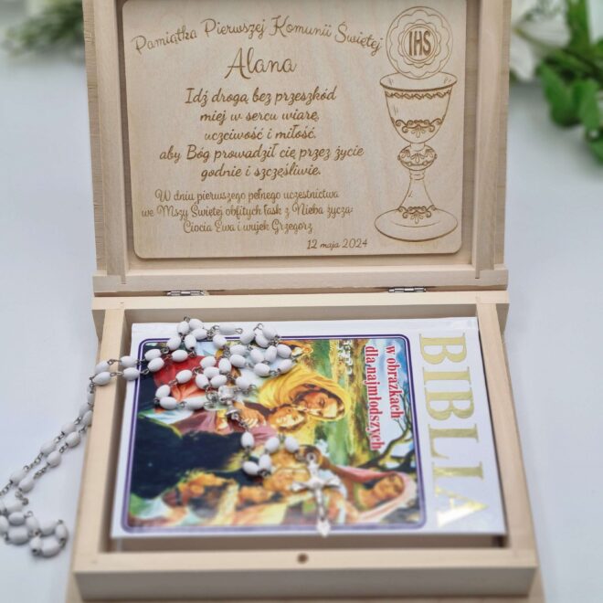 Drewniane grawerowane personalizowane pudełko w kształcie książki