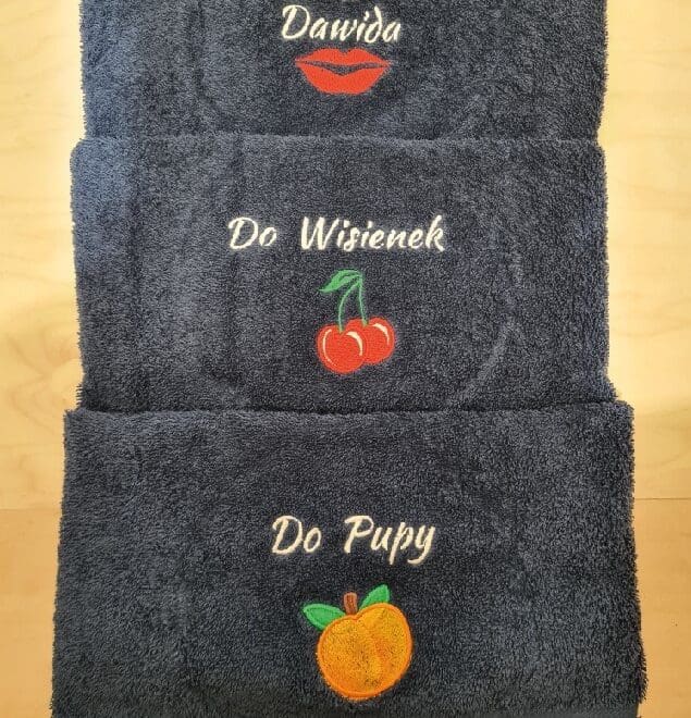 RĘCZNIK KĄPIELOWY Z 3 HAFTAMI "Do buzi, Do wisienek, Do pupy"