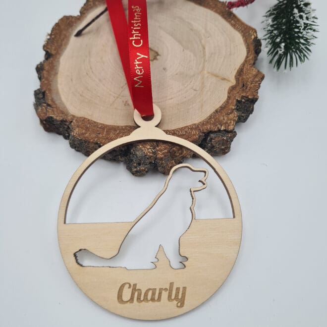 Drewniana bombka, zawieszka choinkowa "PIES"