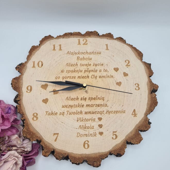 DREWNIANY ZEGAR ŚCIENNY NA PLASTRZE BRZOZY PREZENT DLA BABCI