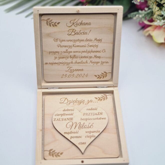 Pudełko z podziękowaniem dla babci, dziadka, dziadków na komunie