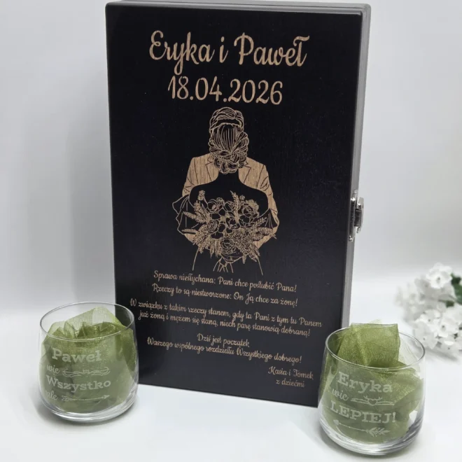 Podwójna skrzynka na alkohol oraz dwie szklanki z grawerem prezent z okazji ślubu "Pani chce poślubić Pana"