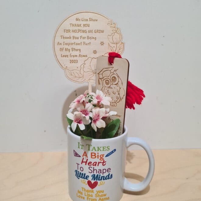 zestaw dla nauczyciela kubek zakladka i kwiatek