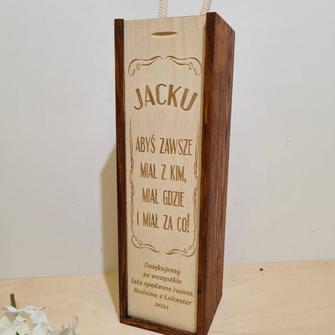 prezent na odejscie z pracy skrzynka na alkohol z grawerem