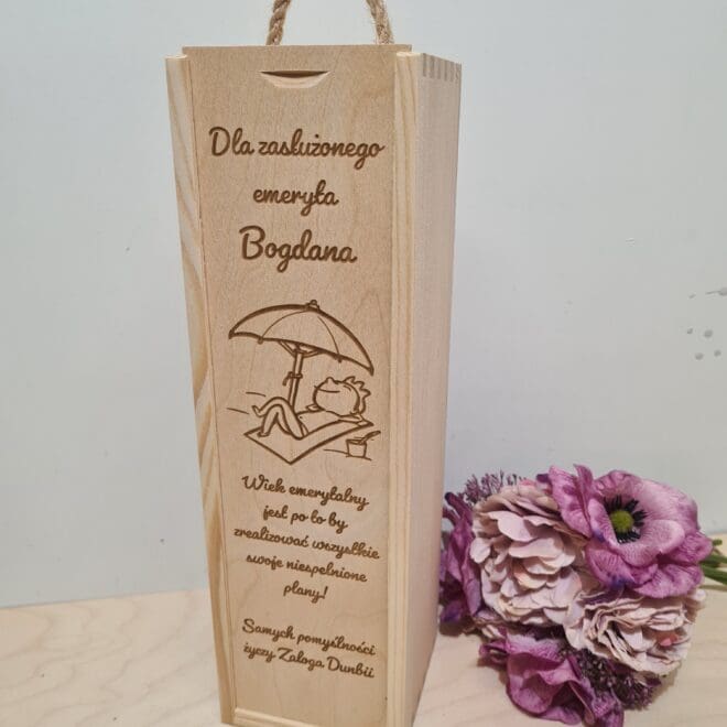 Personalizowana skrzynka na alkohol prezent z okazji przejścia na emeryture "Dla zasłużonego emeryta"