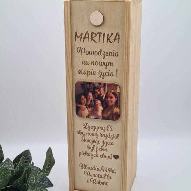 Personalizowana skrzynka na alkohol ze zdjęciem prezent na odejście z pracy