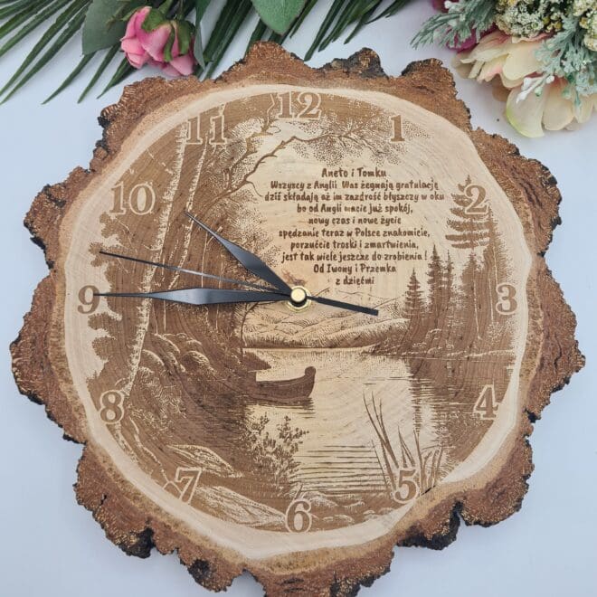Drewniany zegar ścienny na plastrze brzozy Prezent na powrót do Polski na pożegnanie "LAS"