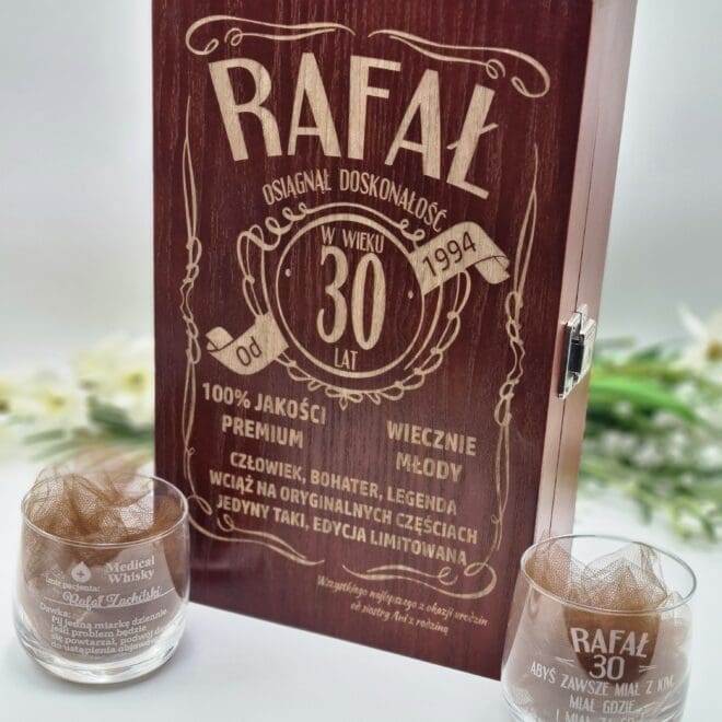 podwojna skrzynka na alkohol w zestawie ze szklankami prezent na urodziny