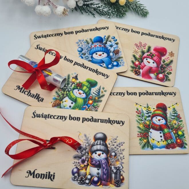 Drewniany Świąteczny Bon Podarunkowy - Bałwanek